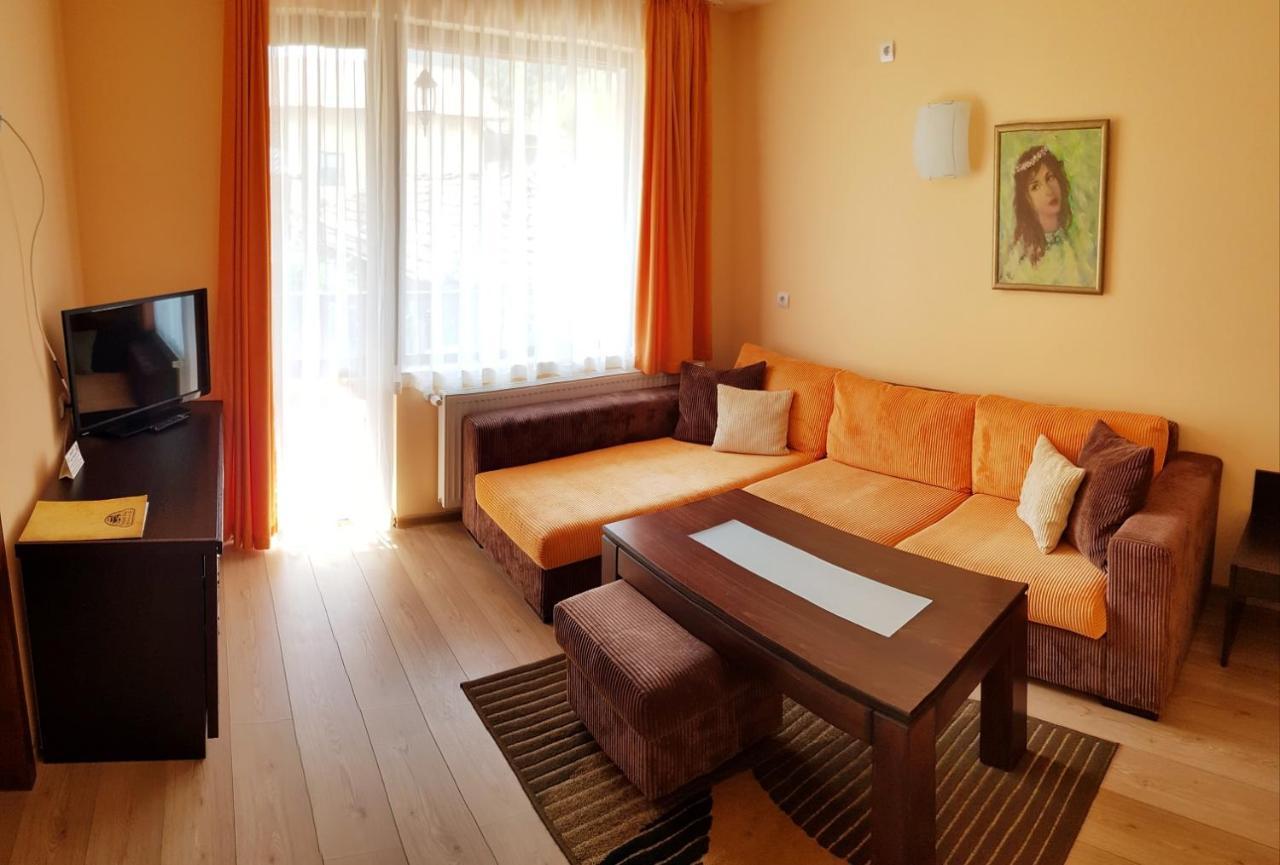 Family Hotel Chiflik Hills Экстерьер фото