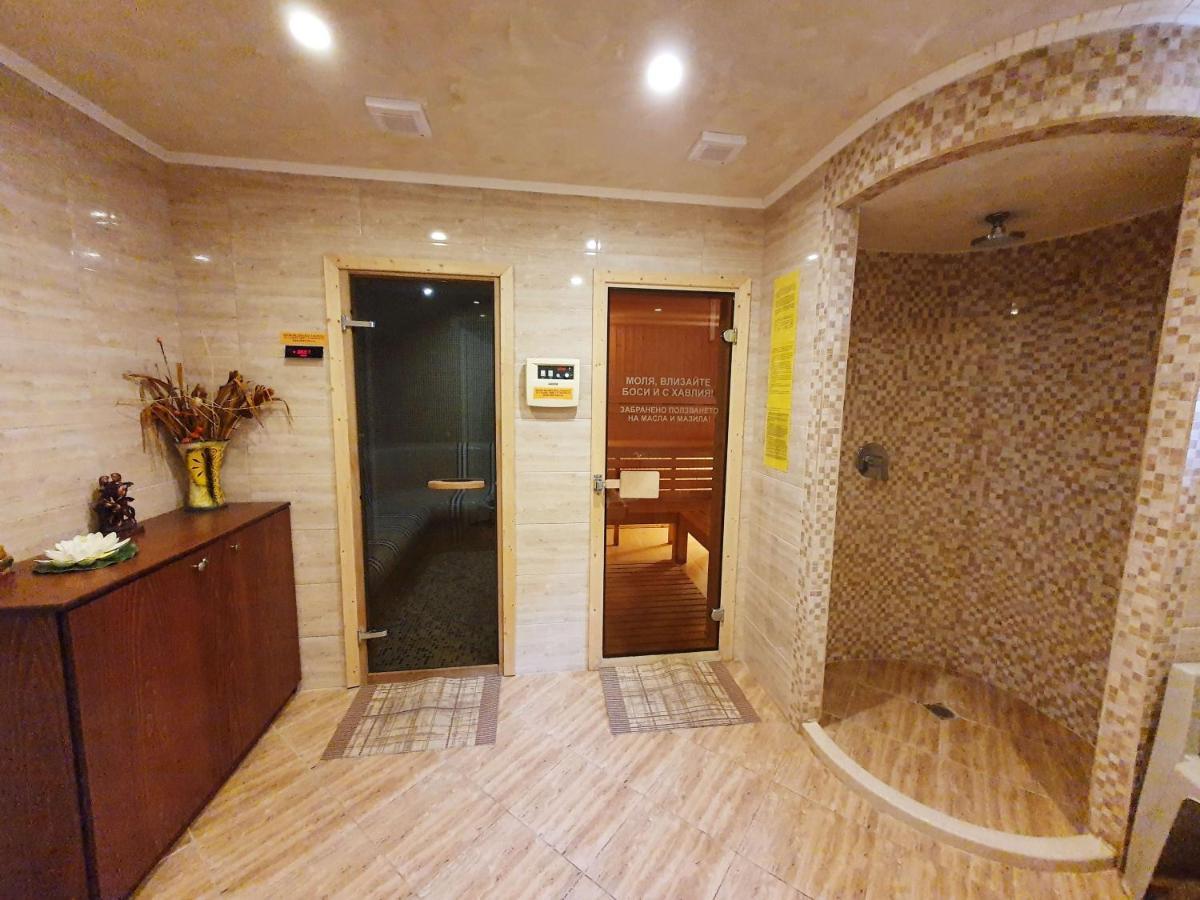 Family Hotel Chiflik Hills Экстерьер фото