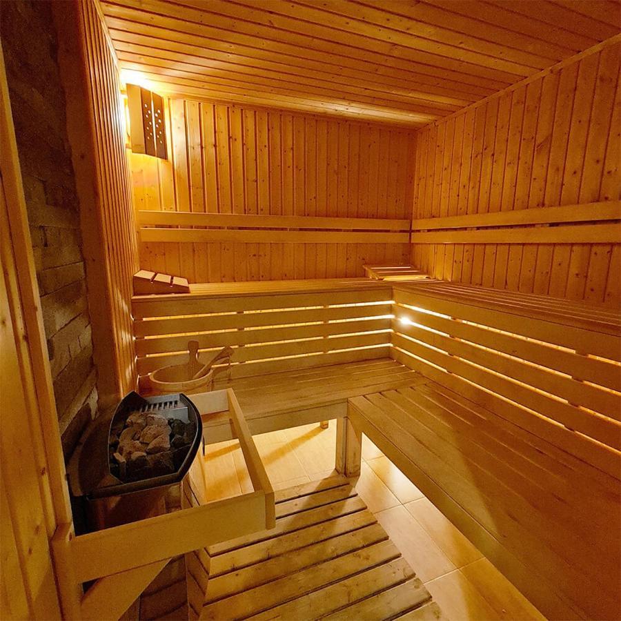 Family Hotel Chiflik Hills Экстерьер фото