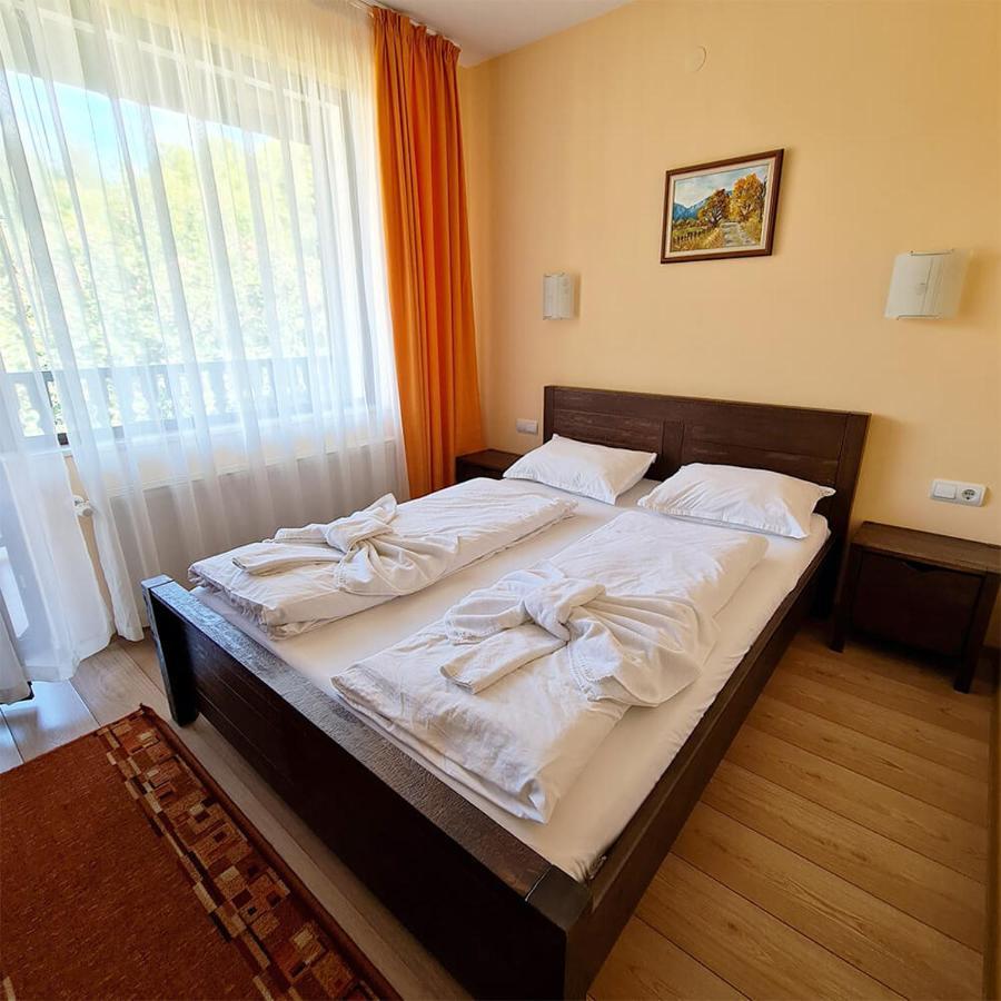 Family Hotel Chiflik Hills Экстерьер фото