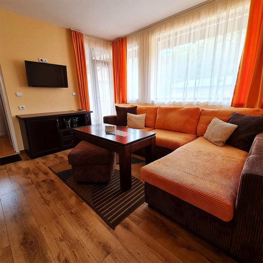 Family Hotel Chiflik Hills Экстерьер фото